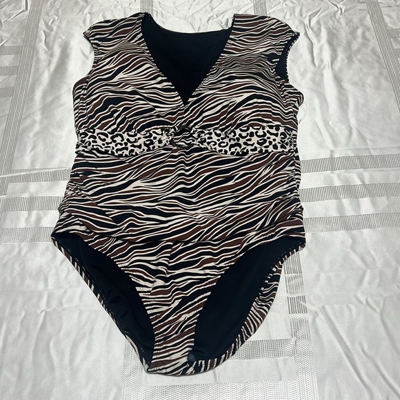 Bleu Rod Beattie Animal Instinct Cap Sleeve One-Piece Swimsuit Size 20W - Picture 4 of 7